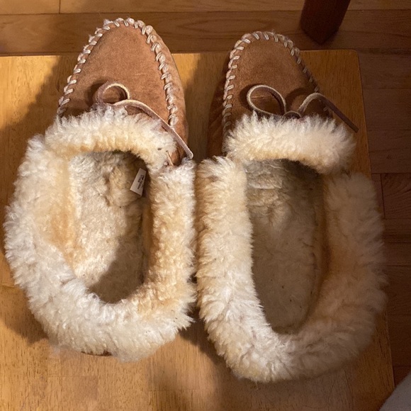 Perfect condition Womens Wicked Good Moccasins - Picture 3 of 5